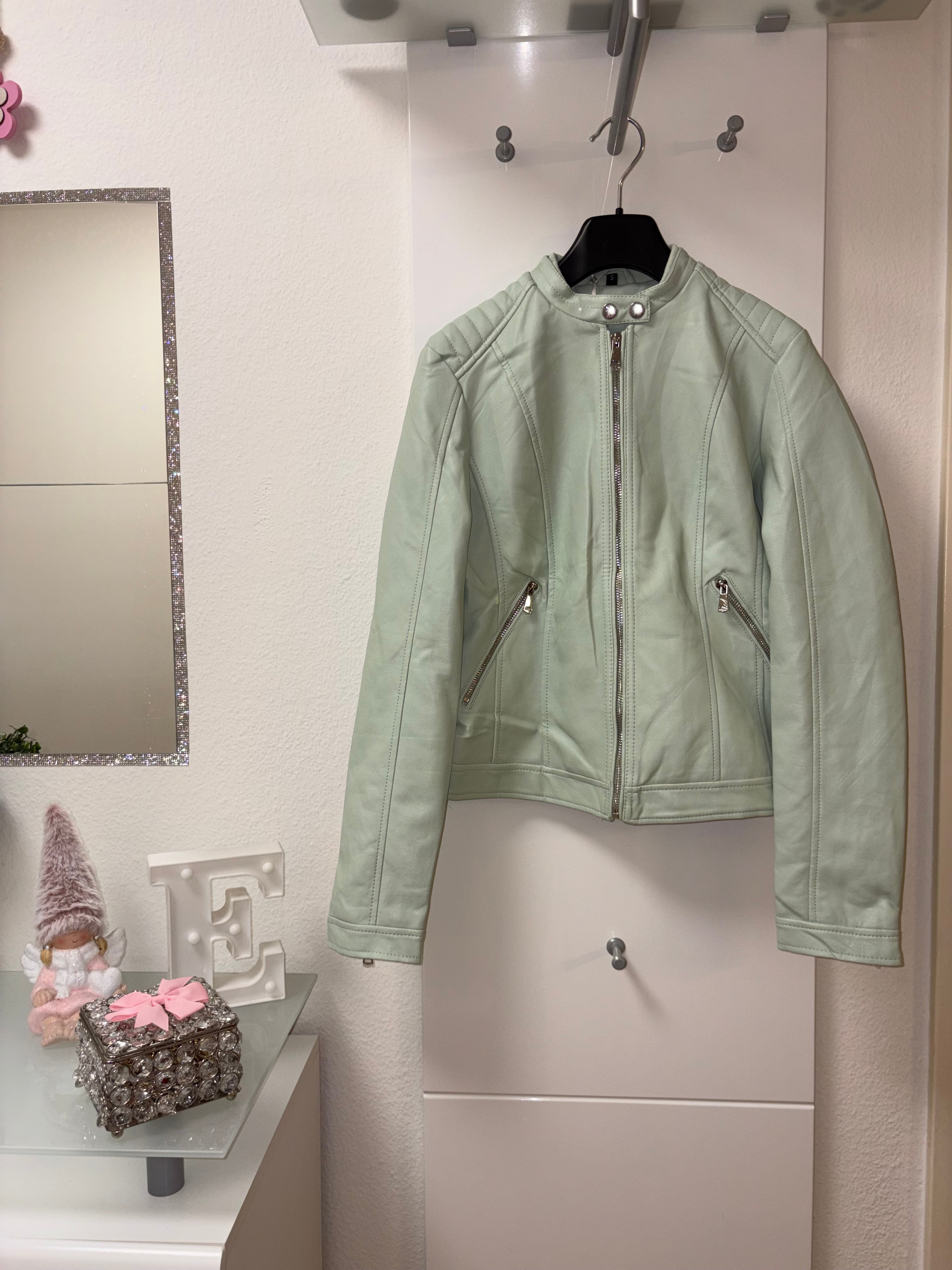 Leather Jacket💚