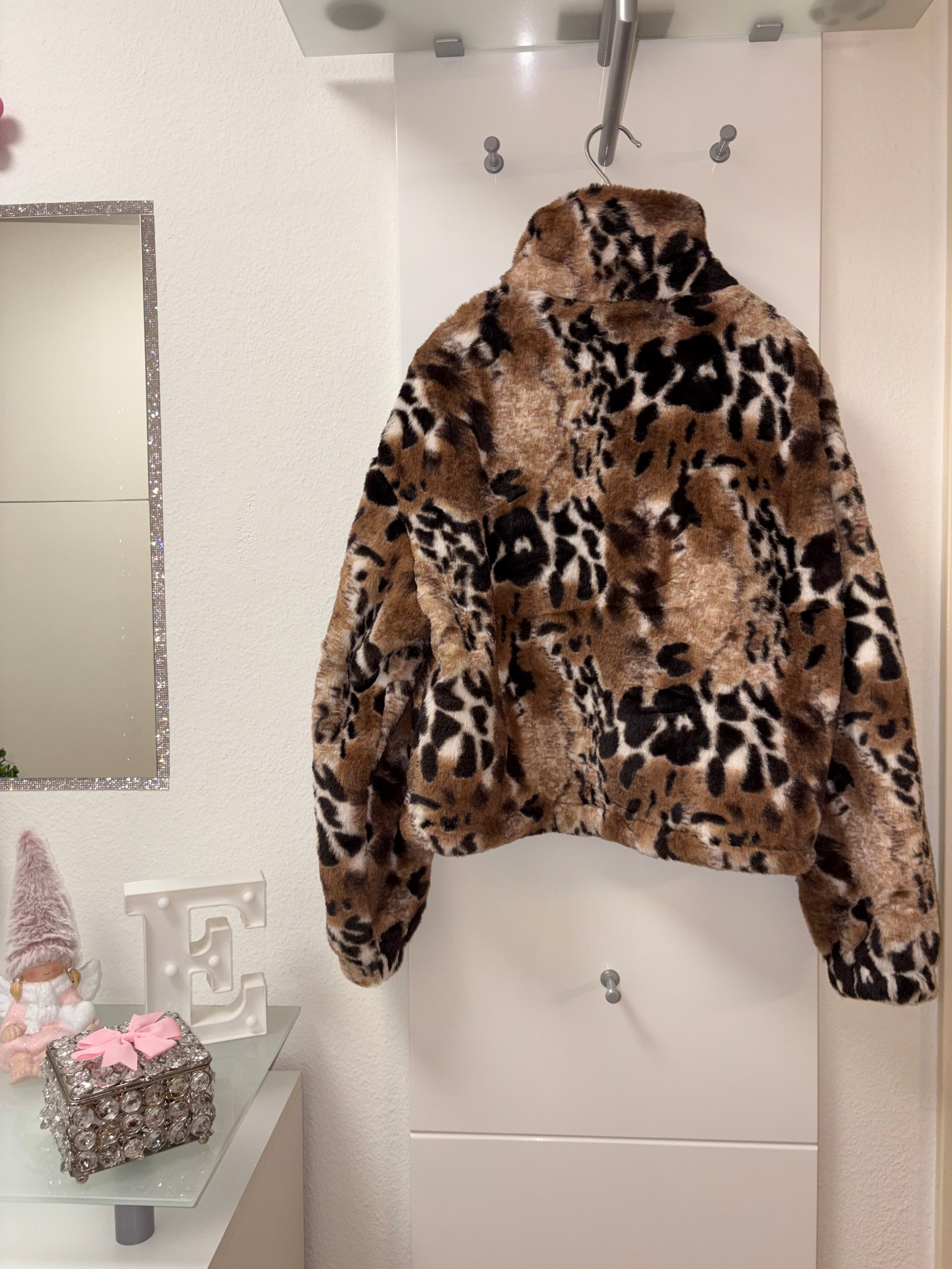 Jacket fur🤎🖤