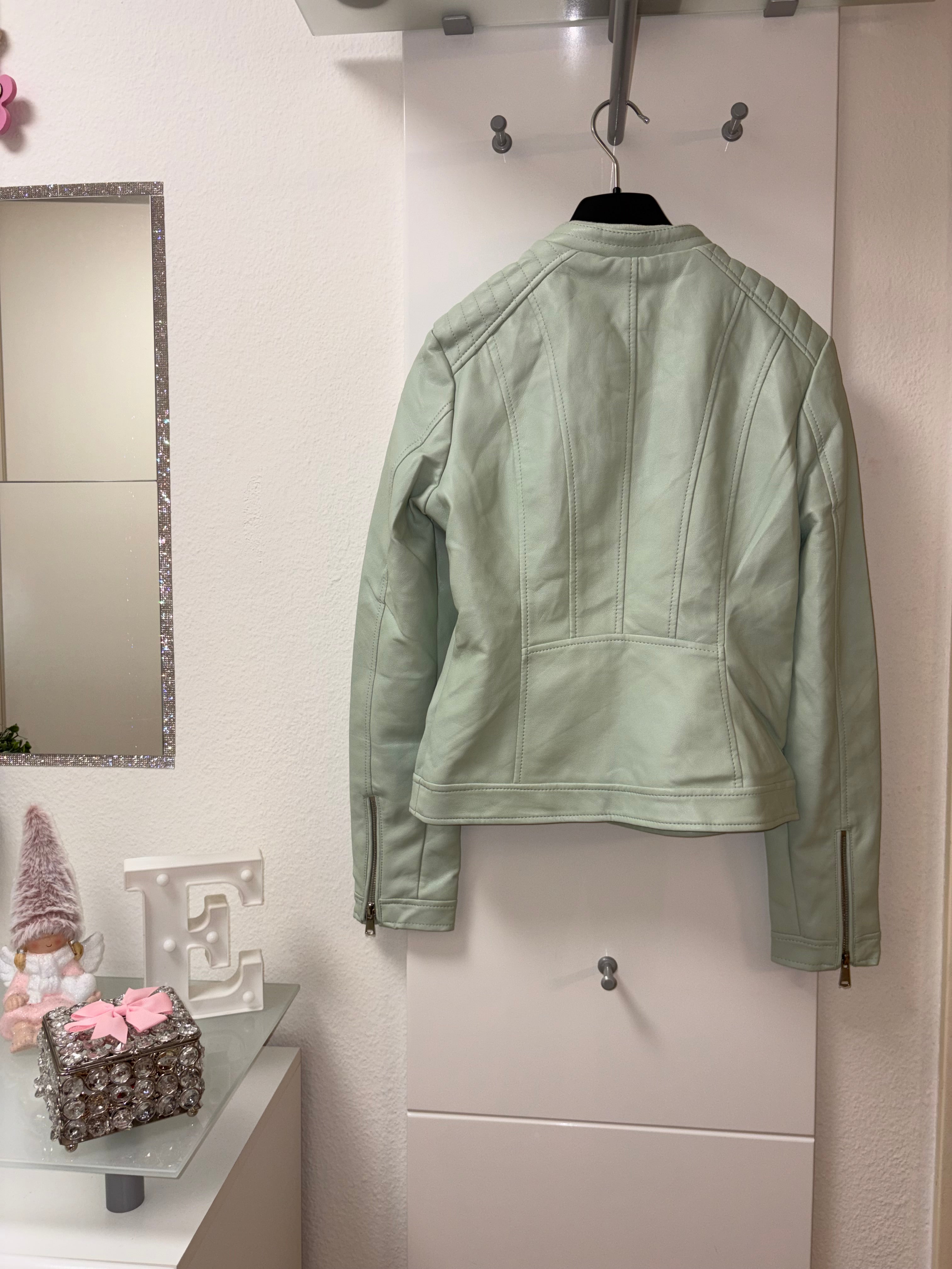 Leather Jacket💚