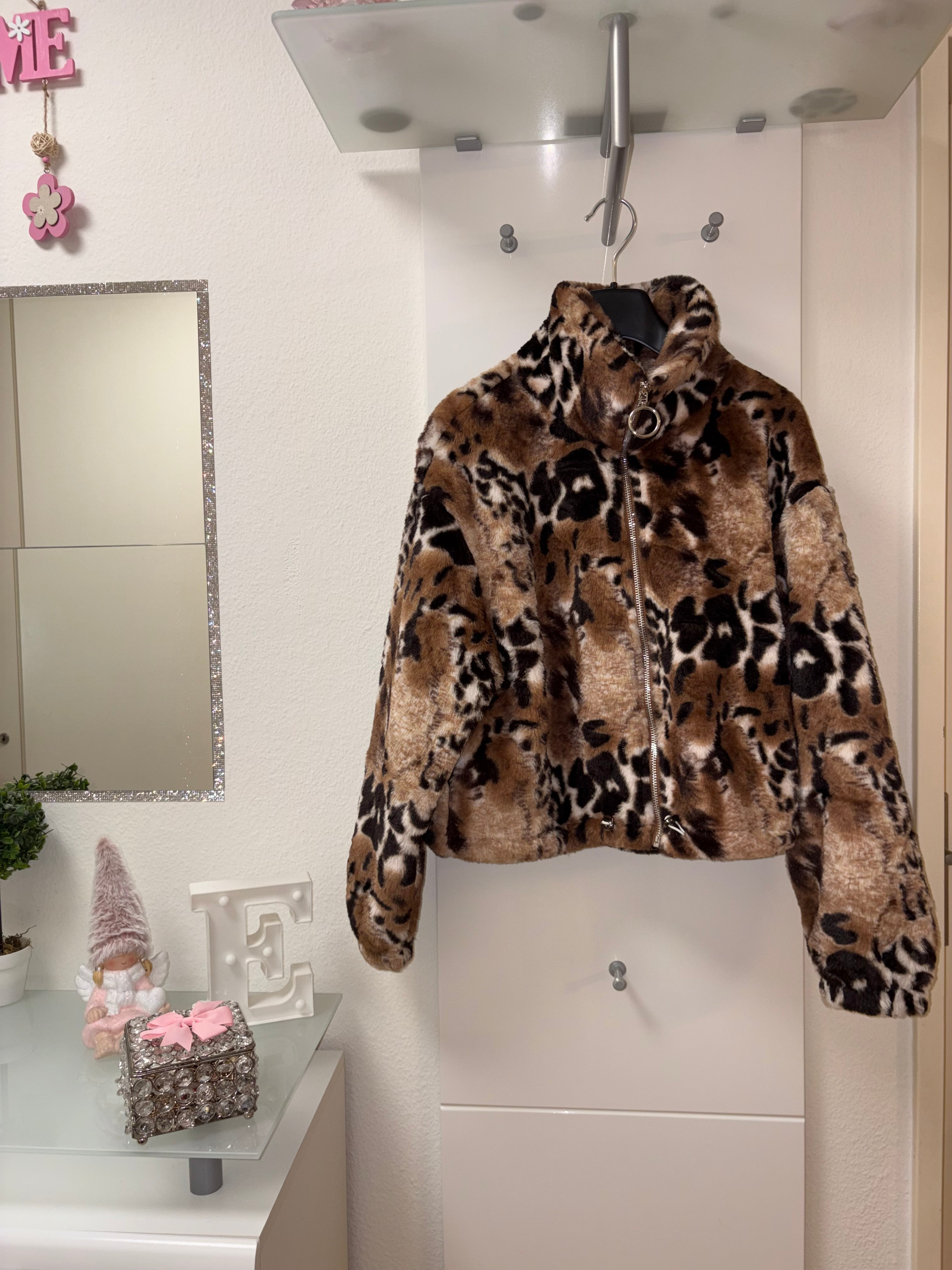 Jacket fur🤎🖤